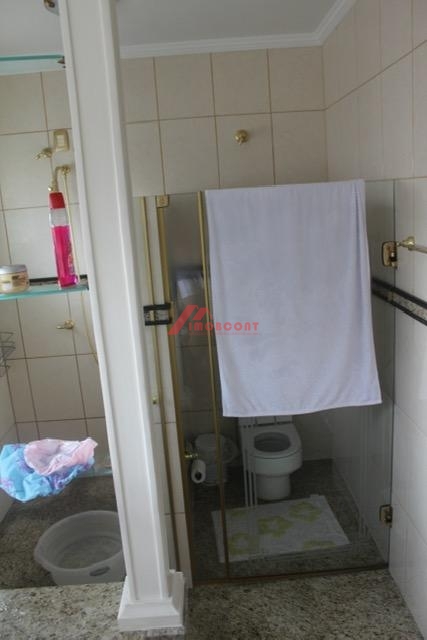 Sobrado à venda com 3 quartos, 200m² - Foto 18