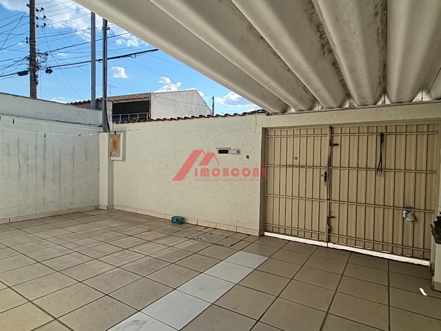 Casa à venda com 3 quartos, 125m² - Foto 1