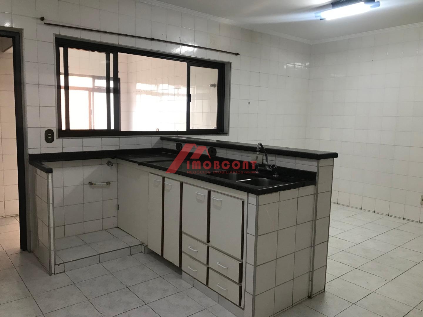 Apartamento à venda com 4 quartos, 190m² - Foto 4