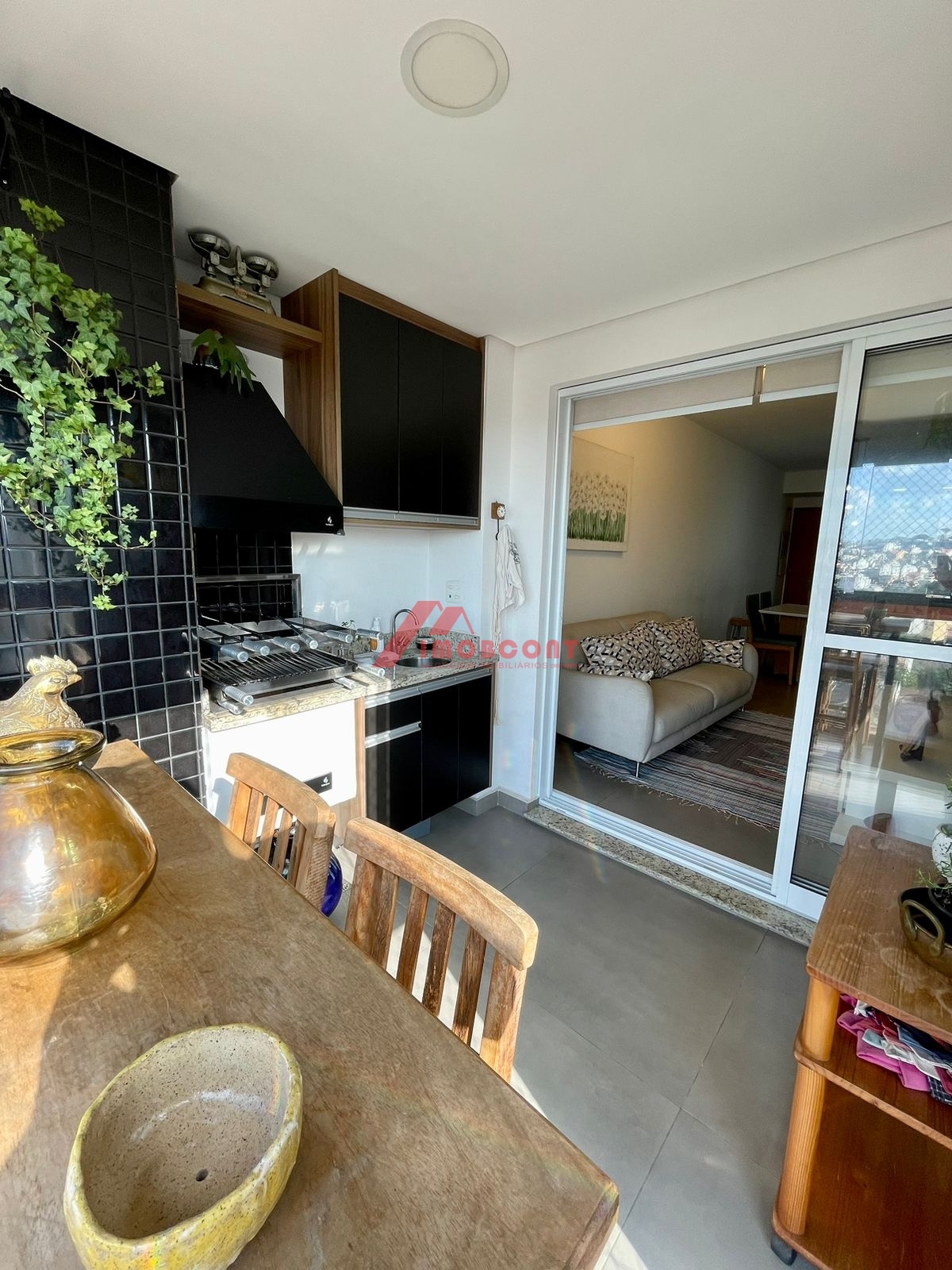 Apartamento à venda com 2 quartos, 70m² - Foto 3