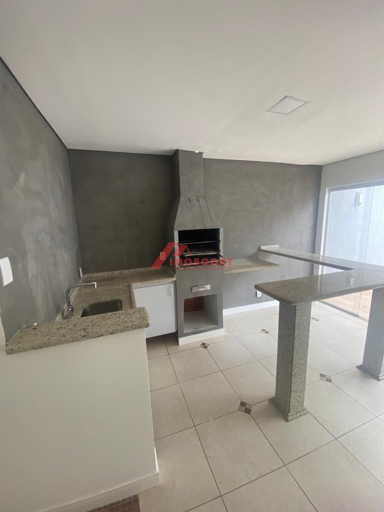 Sobrado à venda com 3 quartos, 196m² - Foto 1