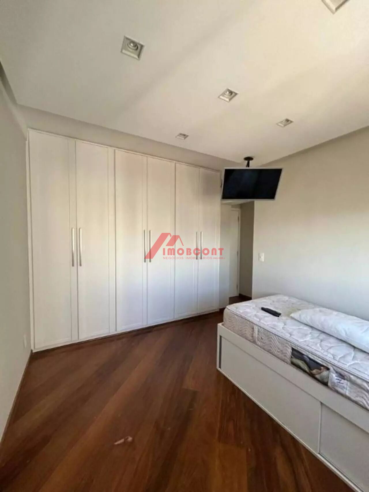 Apartamento para alugar com 4 quartos, 214m² - Foto 13