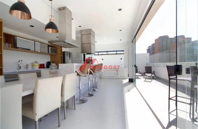 Apartamento à venda com 3 quartos, 212m² - Foto 2