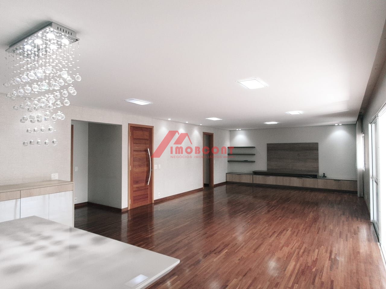 Apartamento à venda com 3 quartos, 213m² - Foto 6