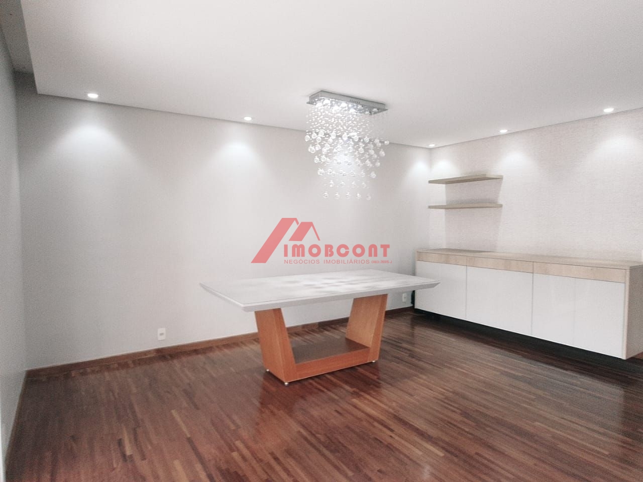 Apartamento à venda com 3 quartos, 213m² - Foto 4