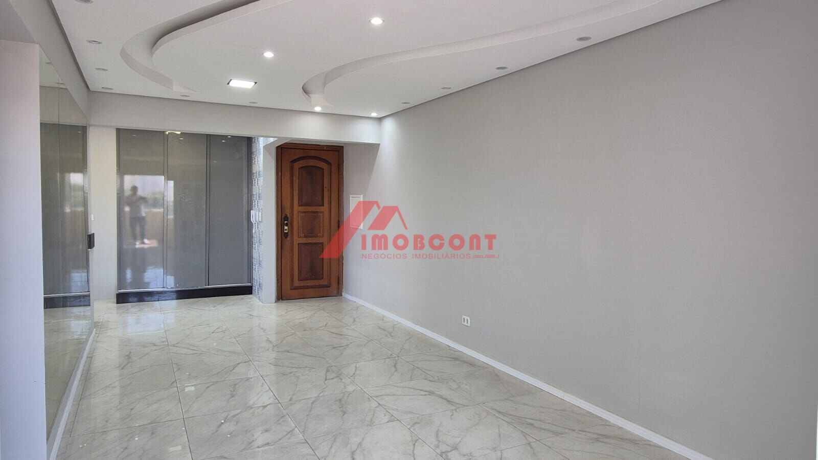 Apartamento à venda com 2 quartos, 64m² - Foto 3