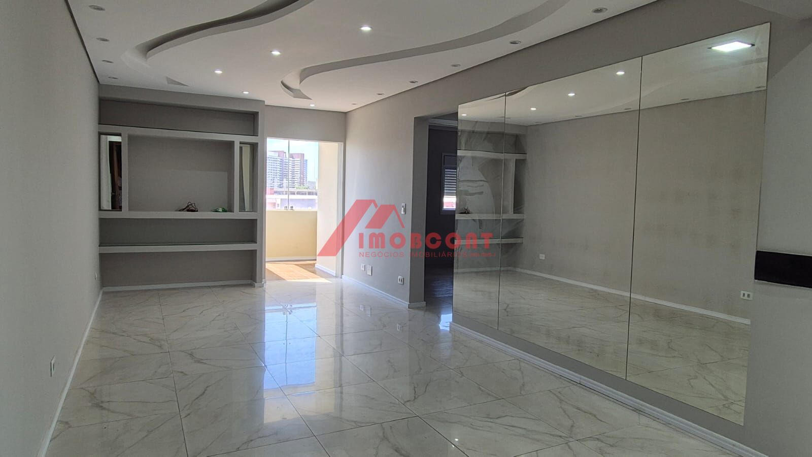 Apartamento à venda com 2 quartos, 64m² - Foto 2