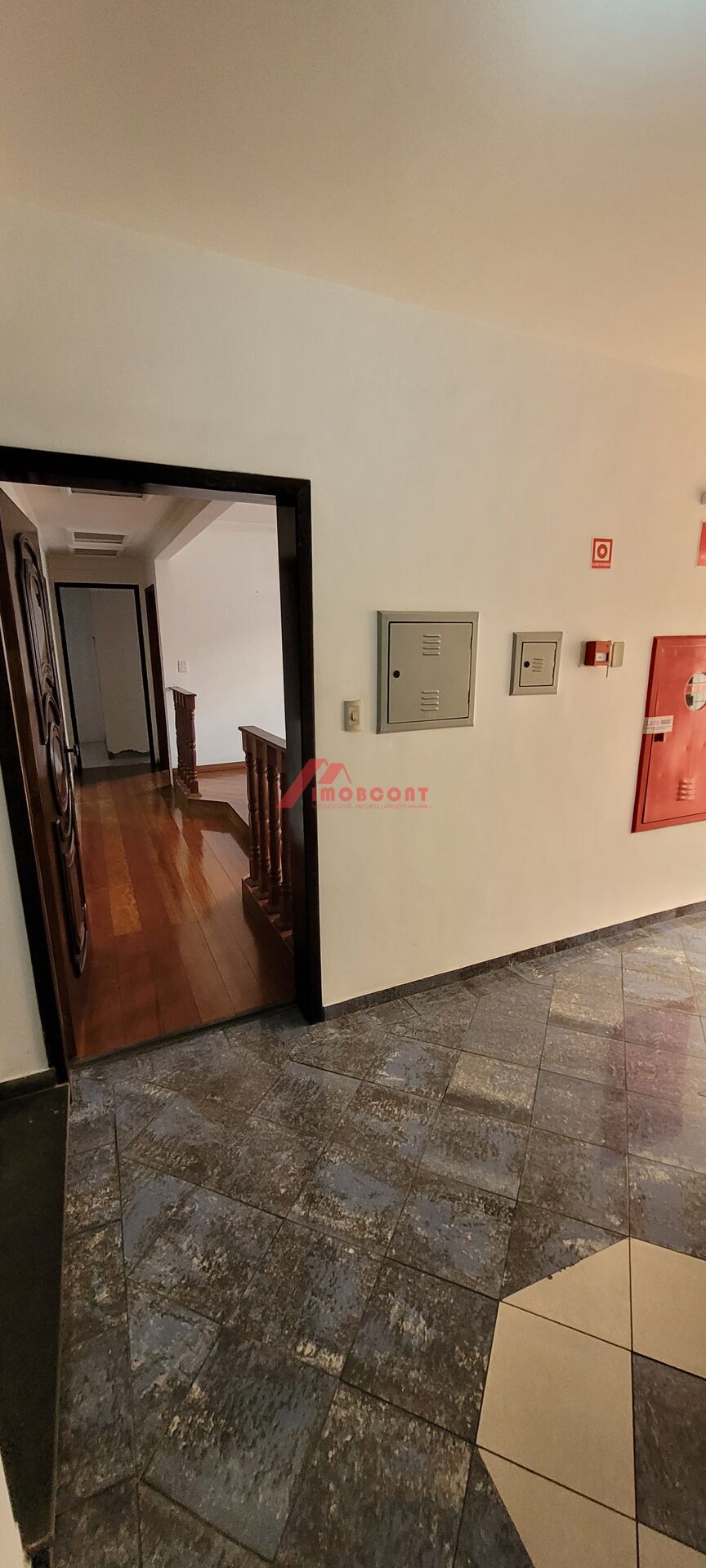 Apartamento à venda com 1 quarto, 55m² - Foto 2