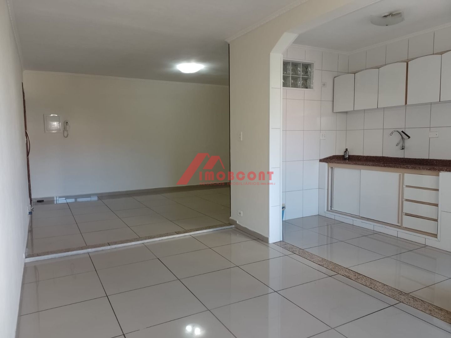 Apartamento à venda com 3 quartos, 80m² - Foto 1