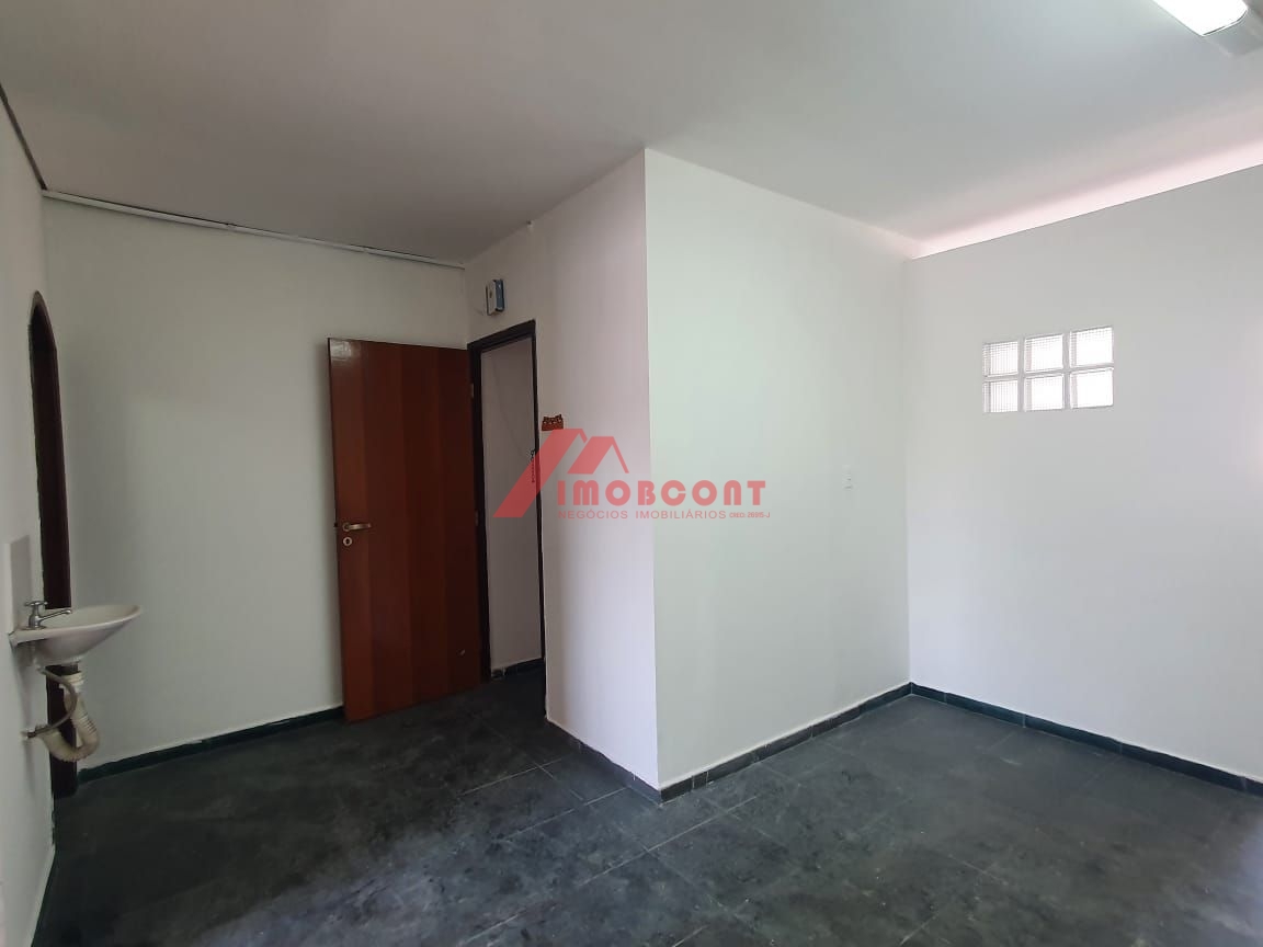 Casa à venda com 1 quarto, 70m² - Foto 2