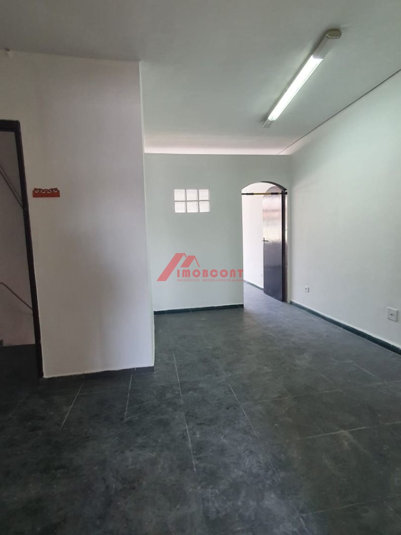 Casa à venda com 1 quarto, 70m² - Foto 4