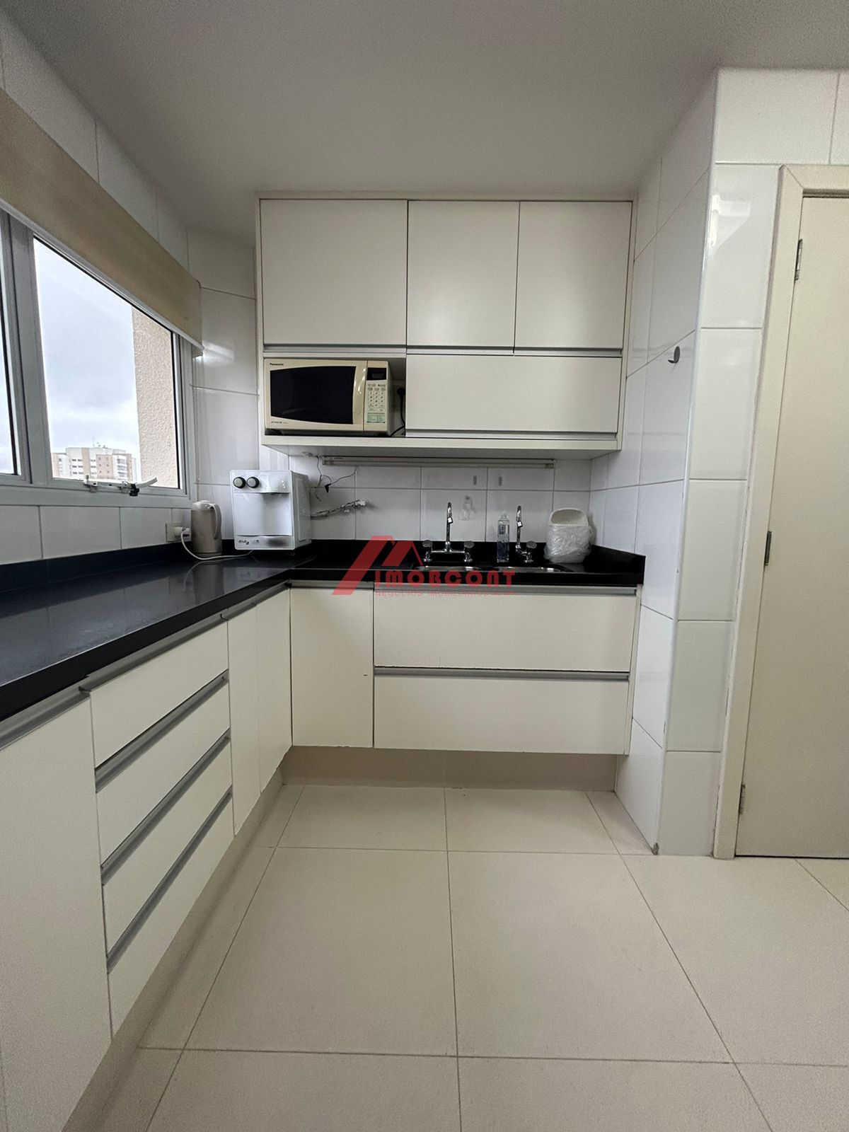 Apartamento à venda com 3 quartos, 169m² - Foto 10