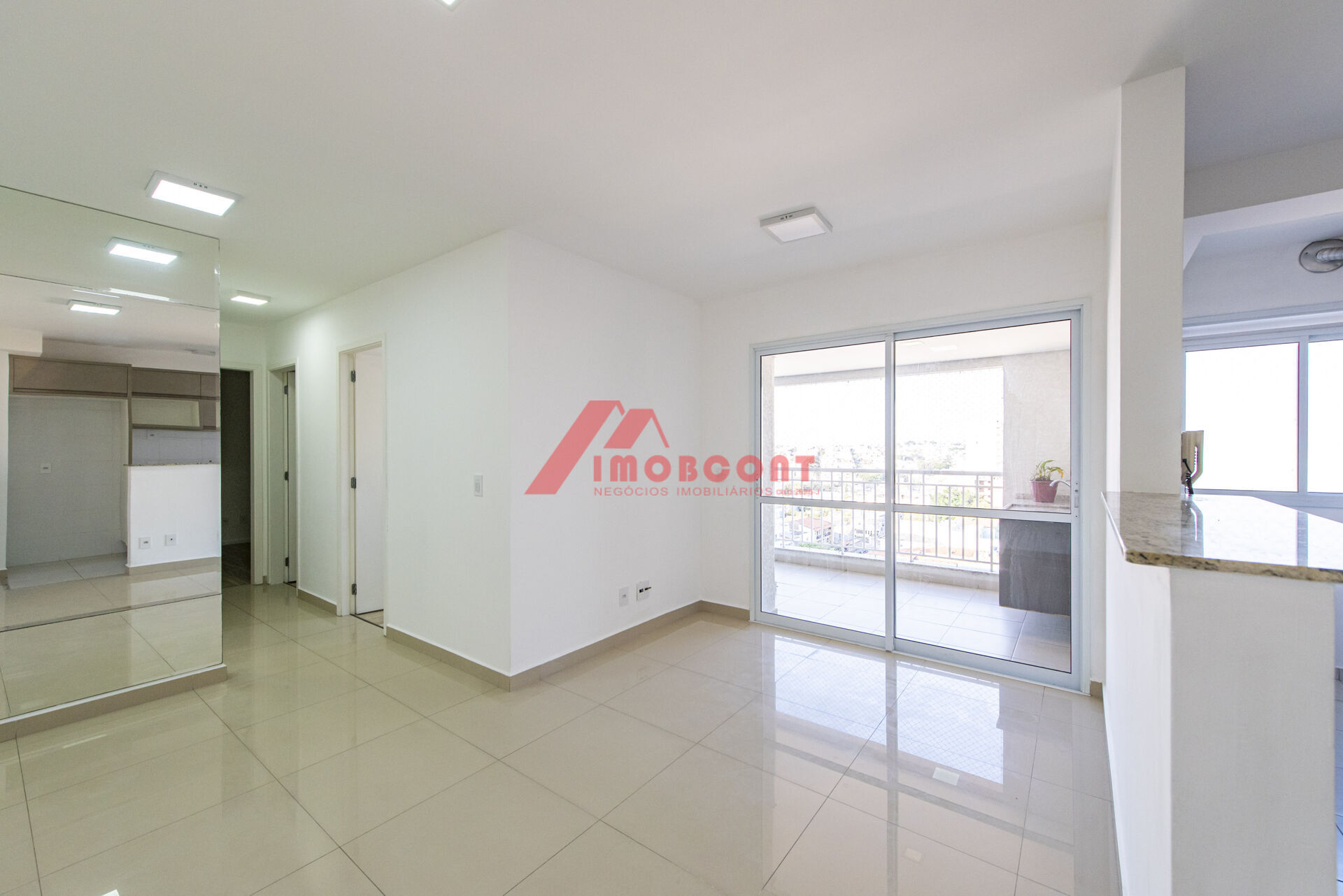 Apartamento para alugar com 3 quartos, 75m² - Foto 1