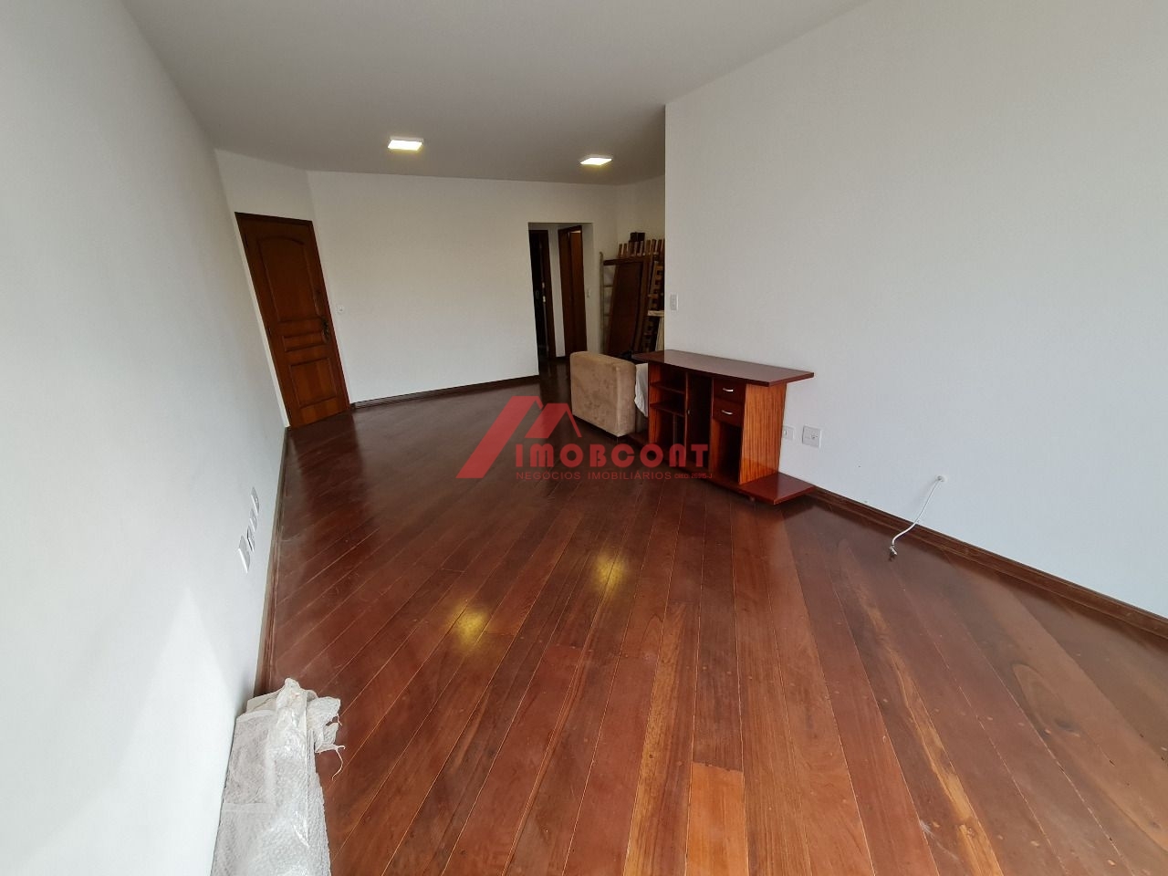 Apartamento à venda com 3 quartos, 117m² - Foto 3