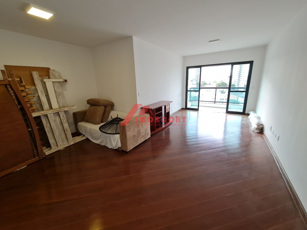 Apartamento à venda com 3 quartos, 117m² - Foto 1