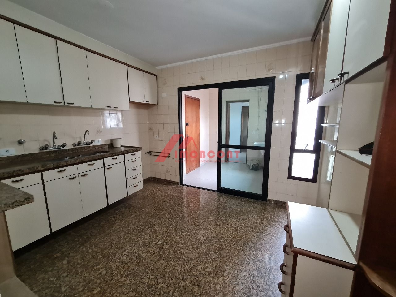 Apartamento à venda com 3 quartos, 117m² - Foto 13