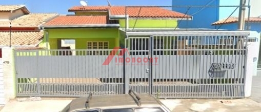 Casa à venda com 3 quartos, 250m² - Foto 1