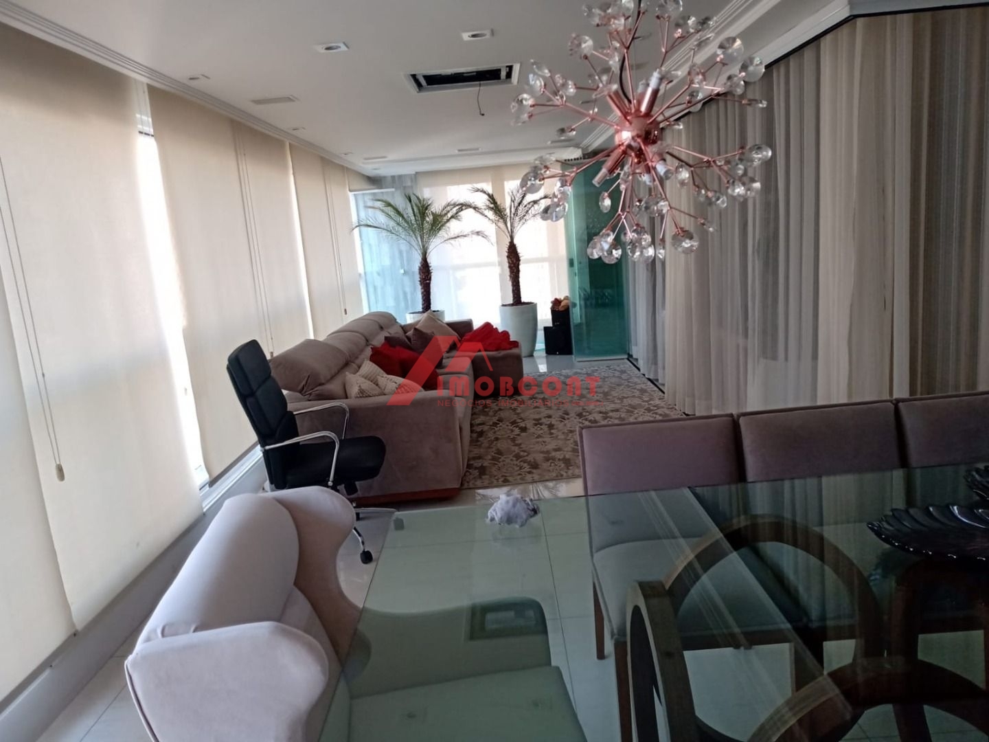 Apartamento à venda com 4 quartos, 190m² - Foto 1