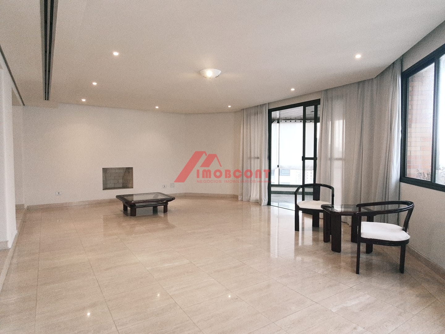 Apartamento à venda com 4 quartos, 317m² - Foto 1