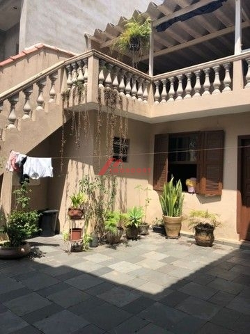 Sobrado à venda com 4 quartos, 214m² - Foto 2