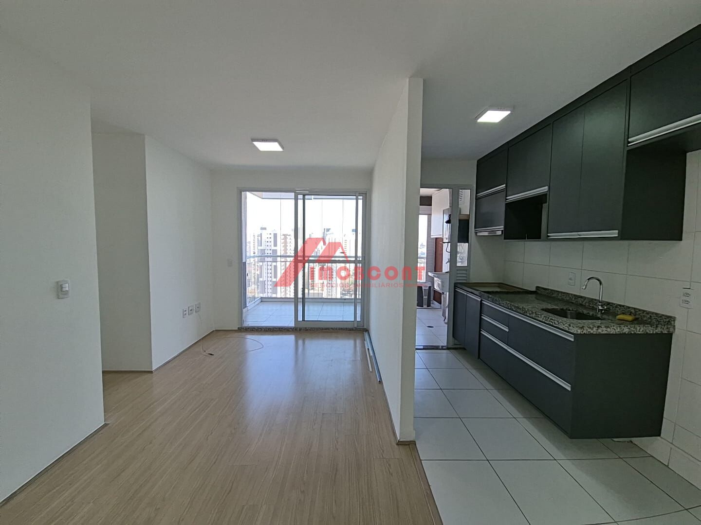 Apartamento à venda com 3 quartos, 66m² - Foto 2