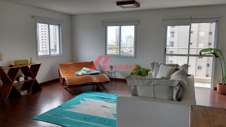 Apartamento à venda com 3 quartos, 196m² - Foto 1