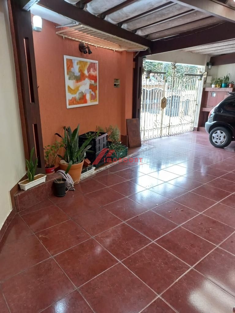 Casa à venda com 2 quartos, 178m² - Foto 1