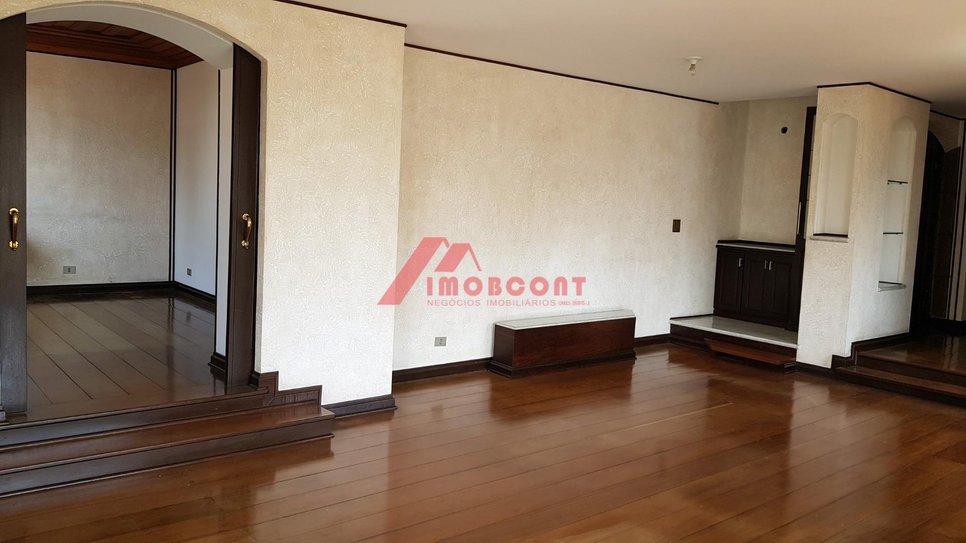 Apartamento à venda com 3 quartos, 250m² - Foto 2