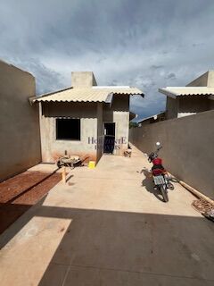 Casa à venda com 2 quartos, 49m² - Foto 2