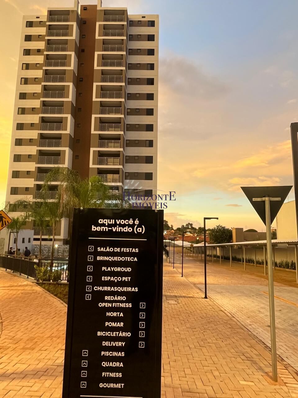 Apartamento à venda com 2 quartos, 65m² - Foto 3