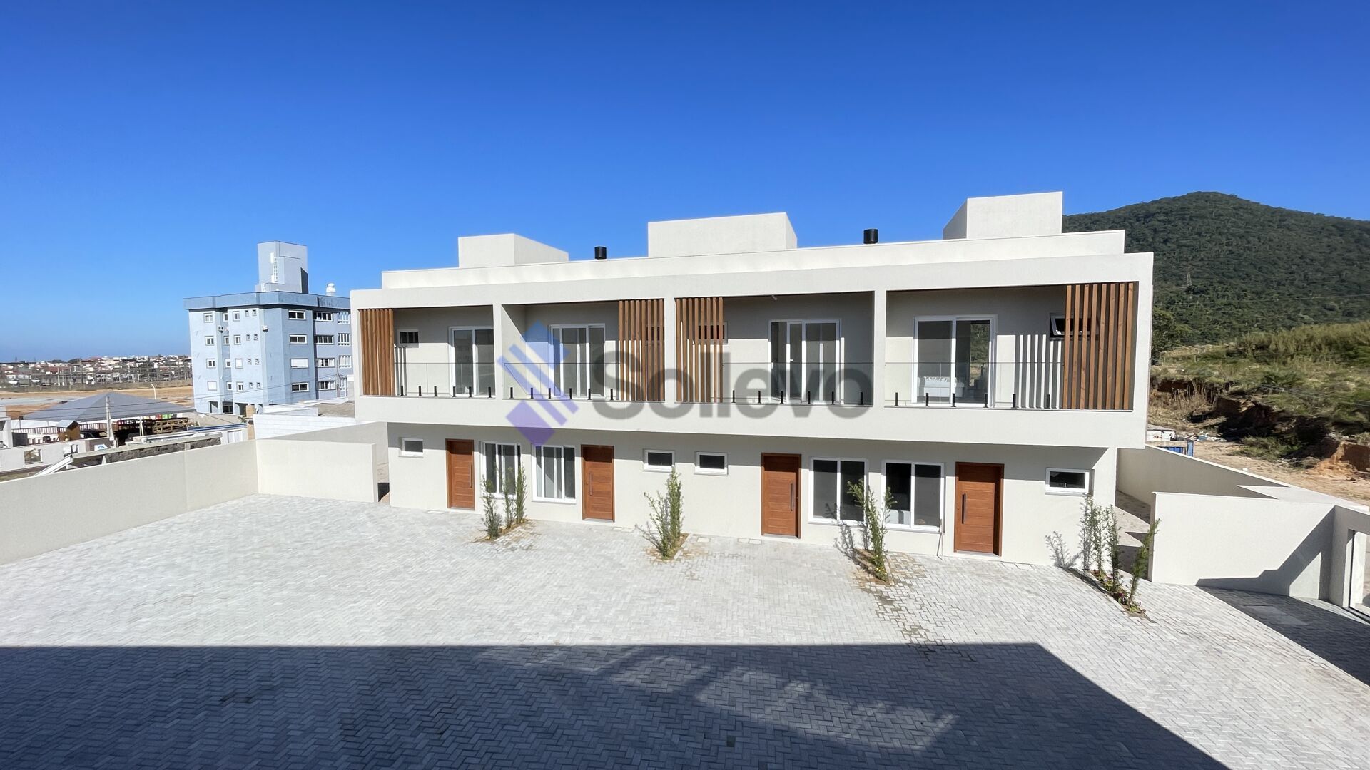 Casa à venda com 2 quartos, 84m² - Foto 1