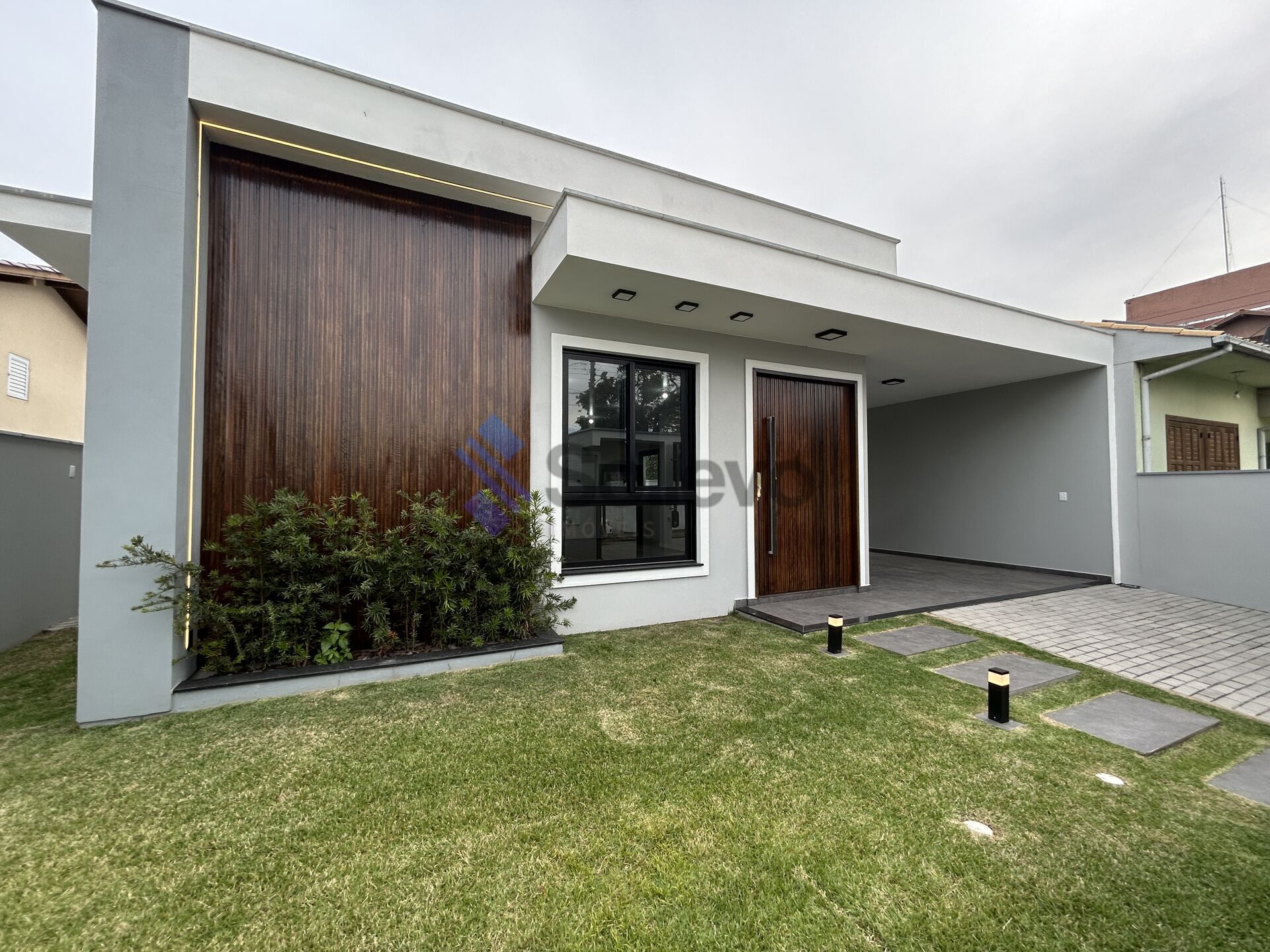 Casa à venda com 3 quartos, 133m² - Foto 2