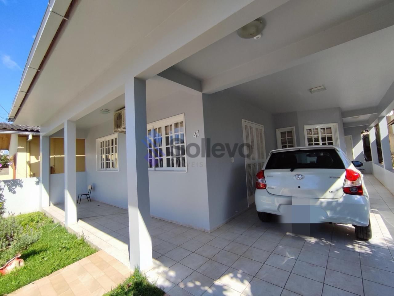 Casa à venda com 4 quartos, 334m² - Foto 2