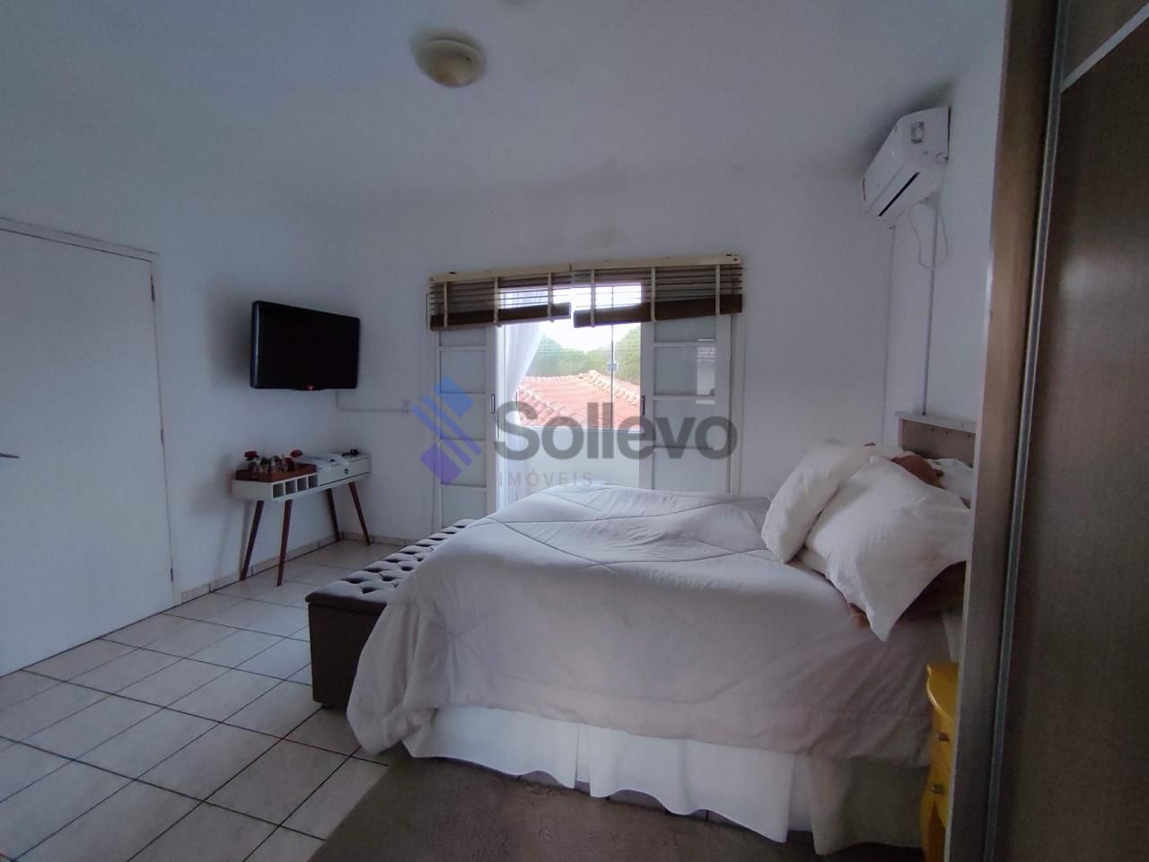 Casa à venda com 4 quartos, 334m² - Foto 11