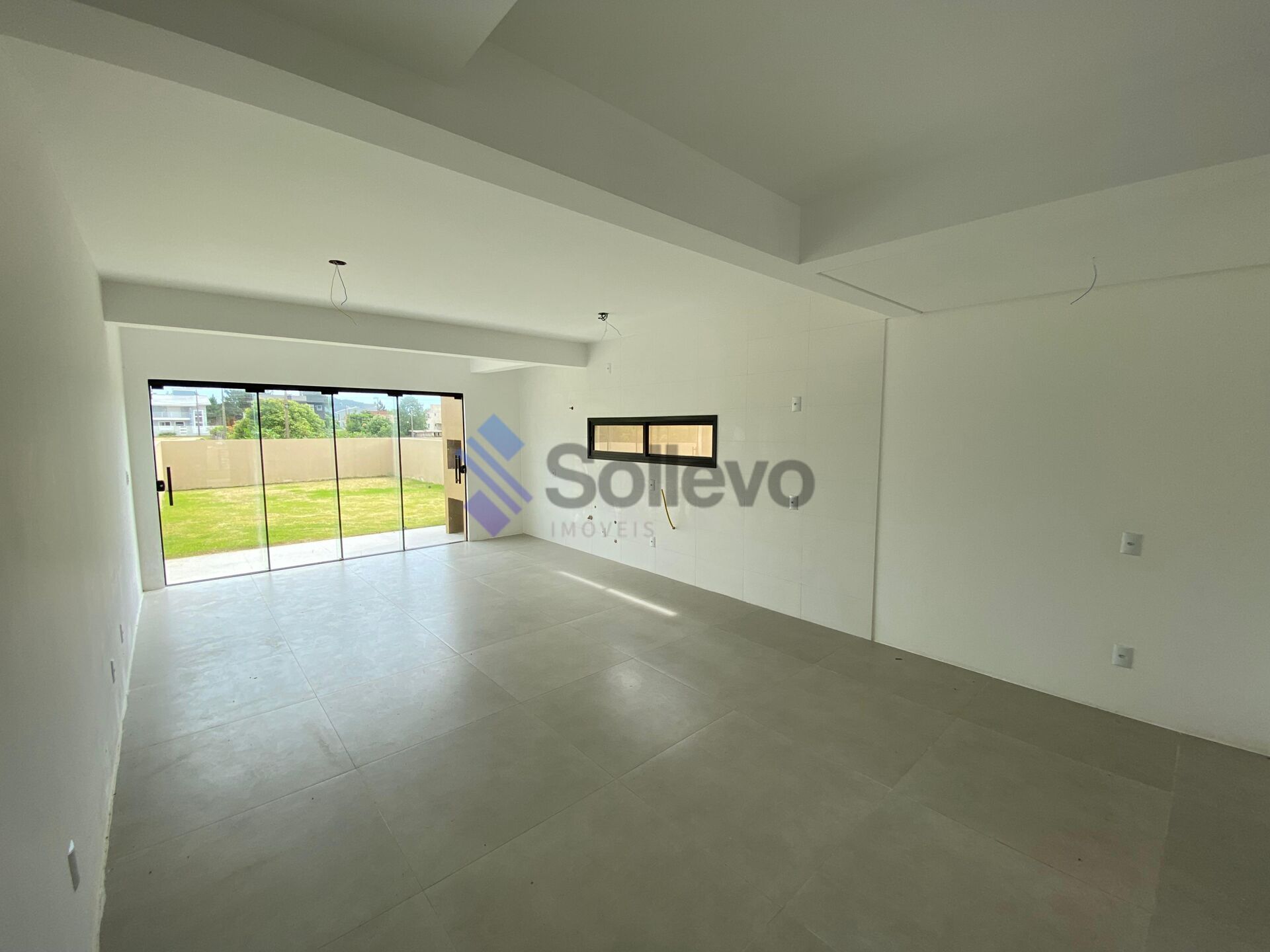 Casa à venda com 3 quartos, 109m² - Foto 4