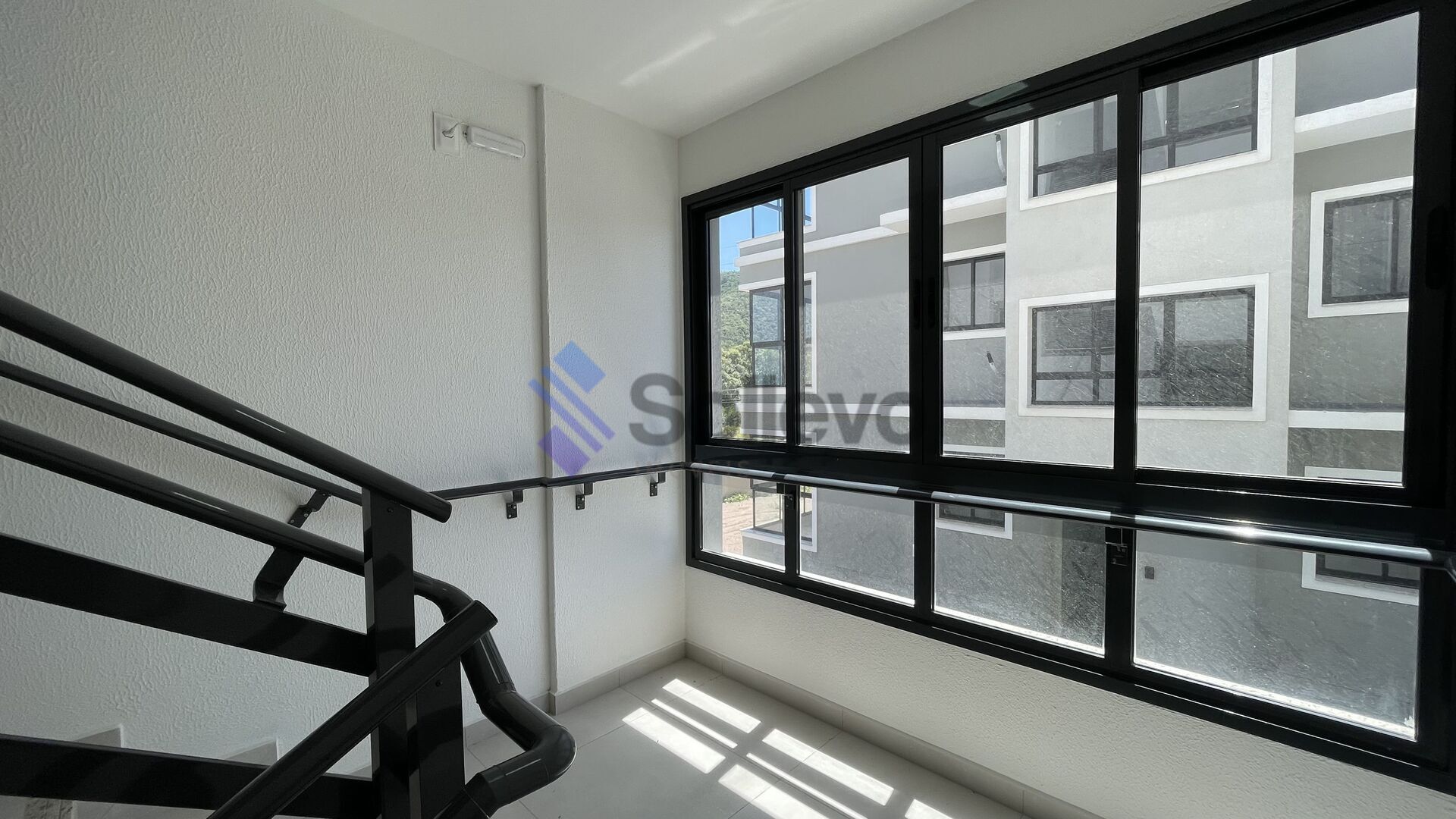 Apartamento à venda com 2 quartos, 64m² - Foto 3