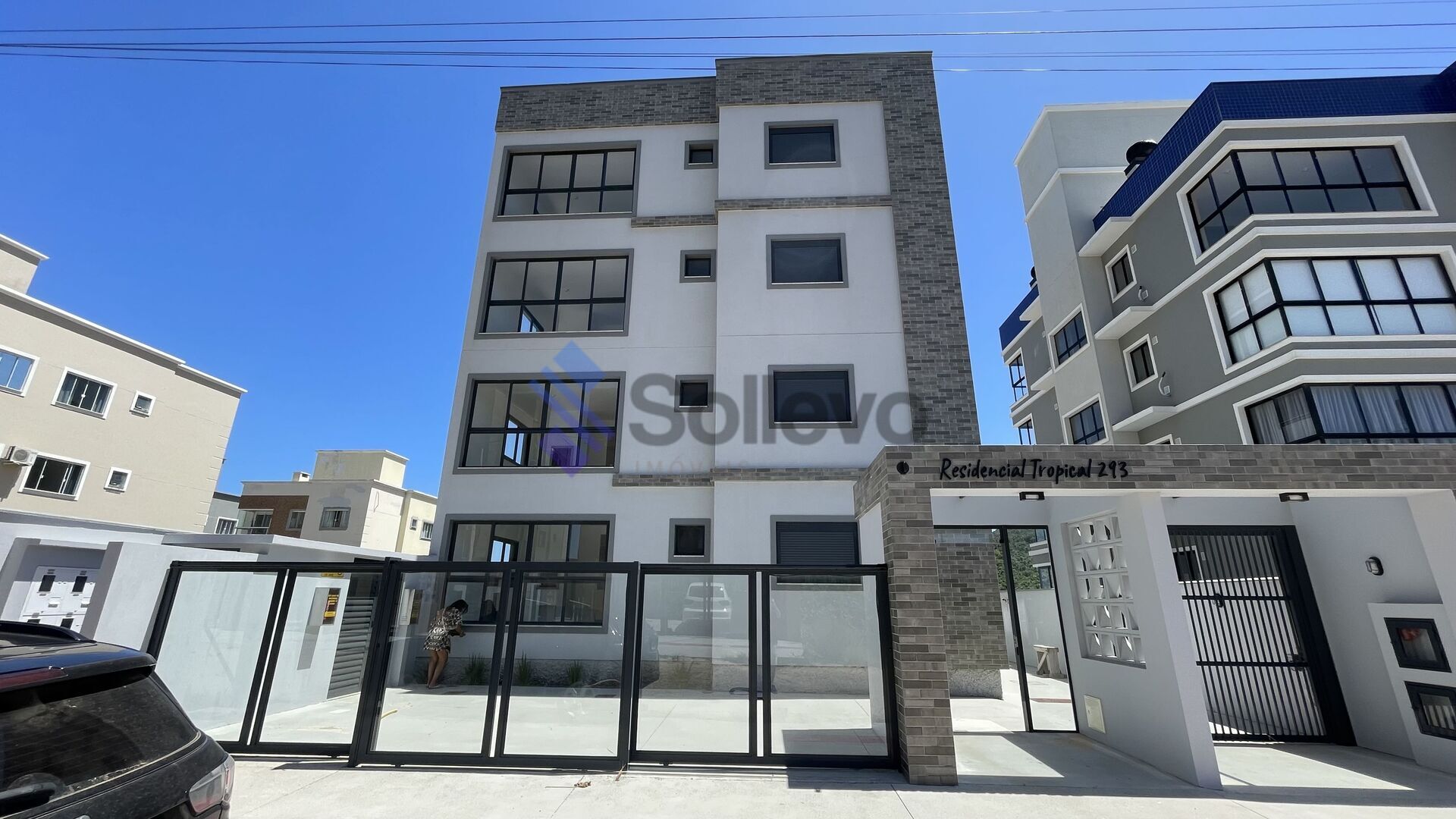 Apartamento à venda com 2 quartos, 64m² - Foto 1