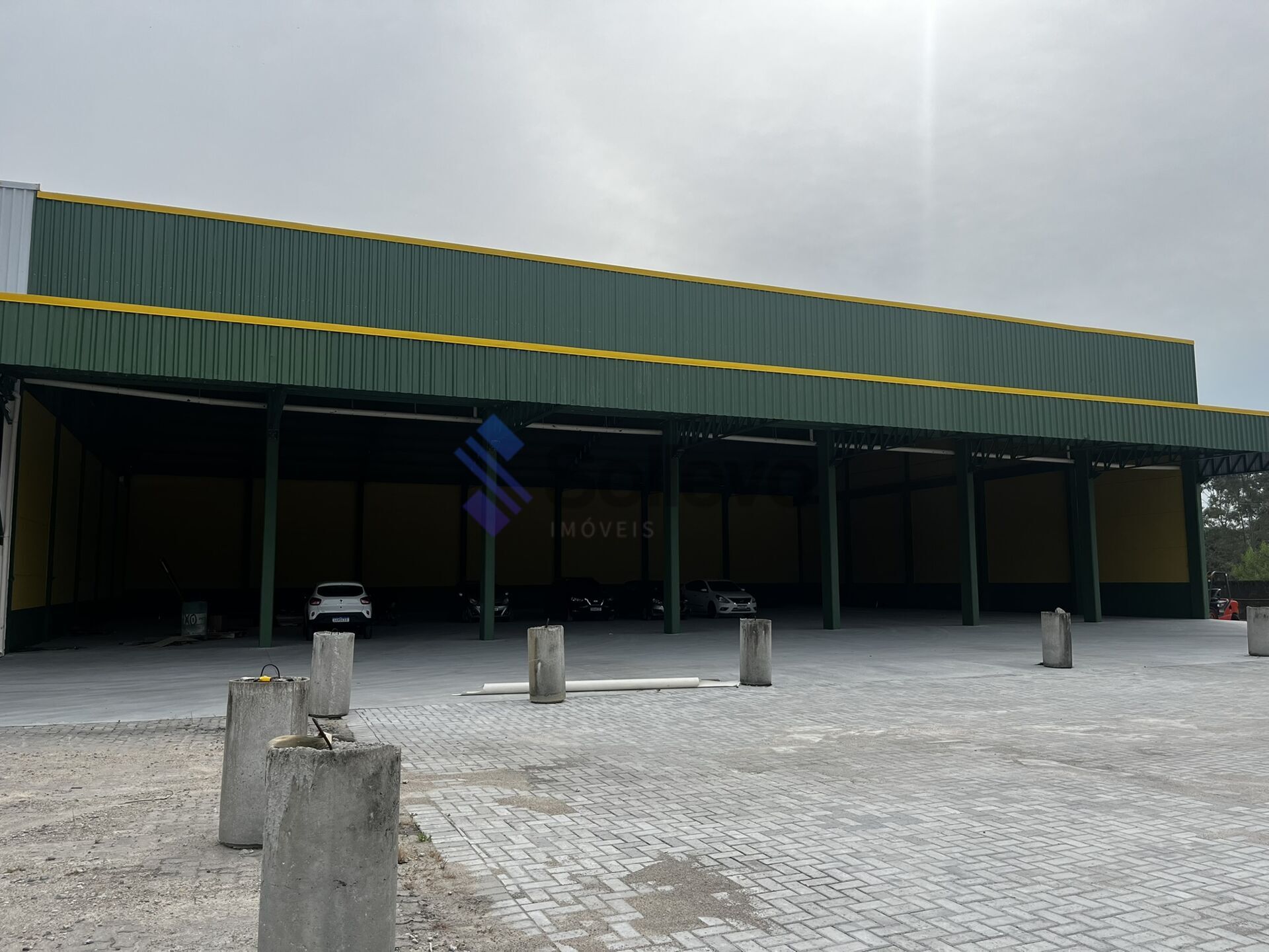 Depósito-Galpão-Armazém para alugar, 875m² - Foto 1