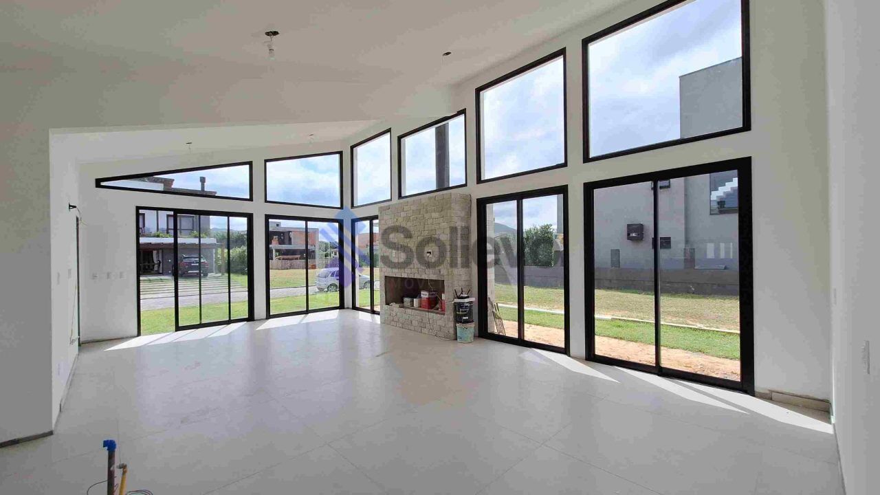 Casa à venda com 3 quartos, 180m² - Foto 3