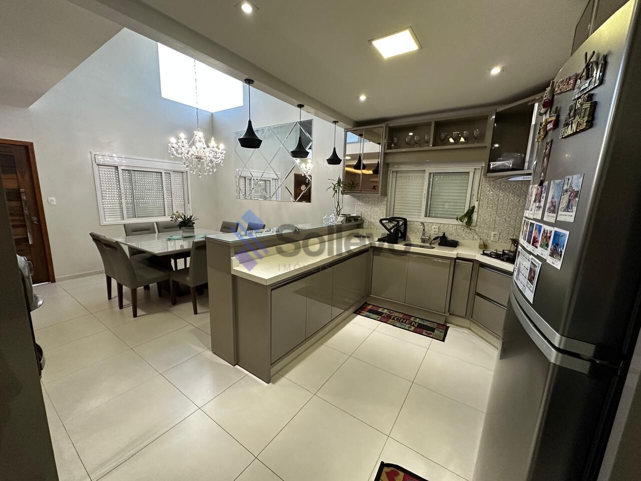 Casa à venda com 3 quartos, 200m² - Foto 9