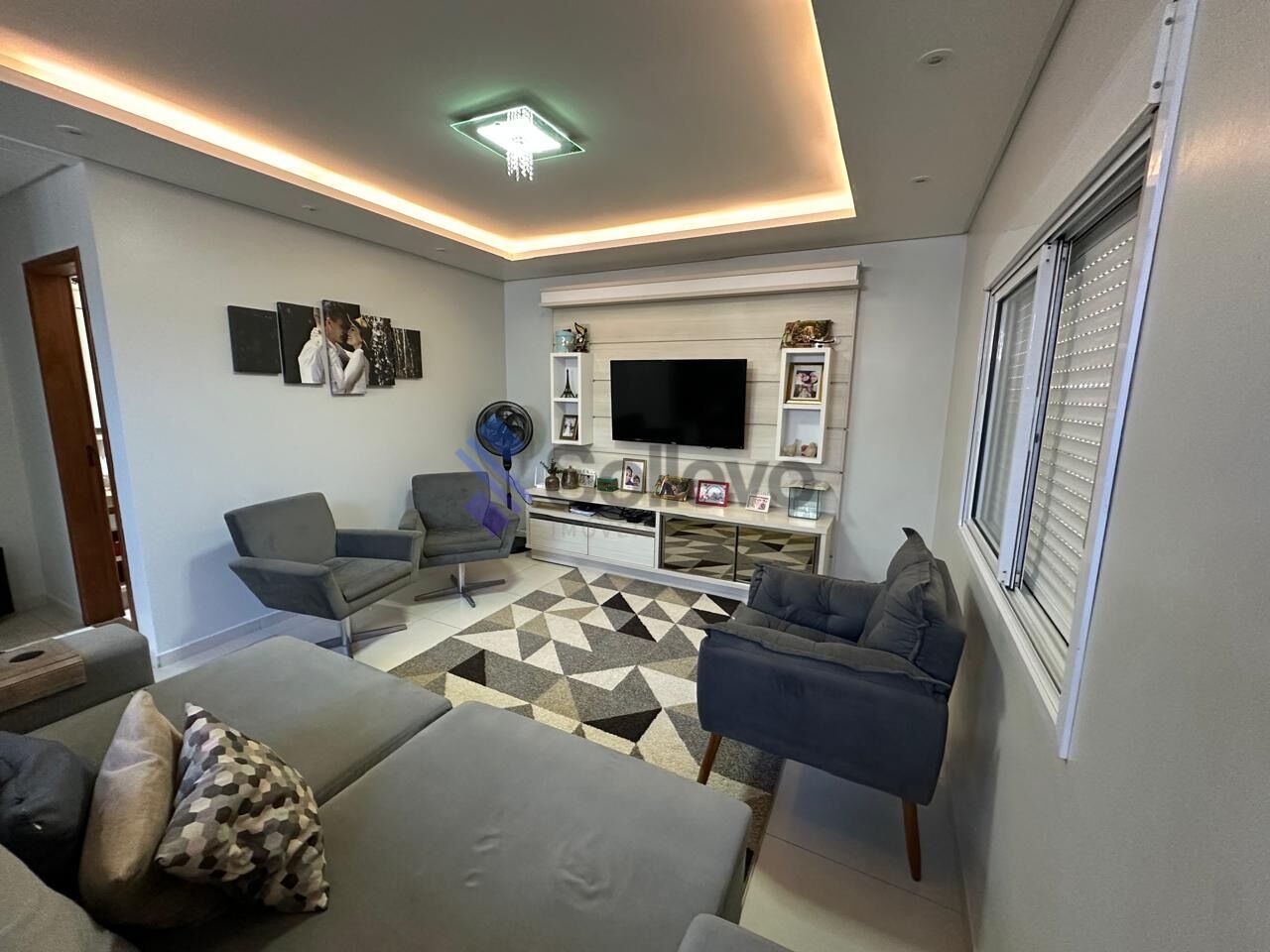 Casa à venda com 3 quartos, 200m² - Foto 4