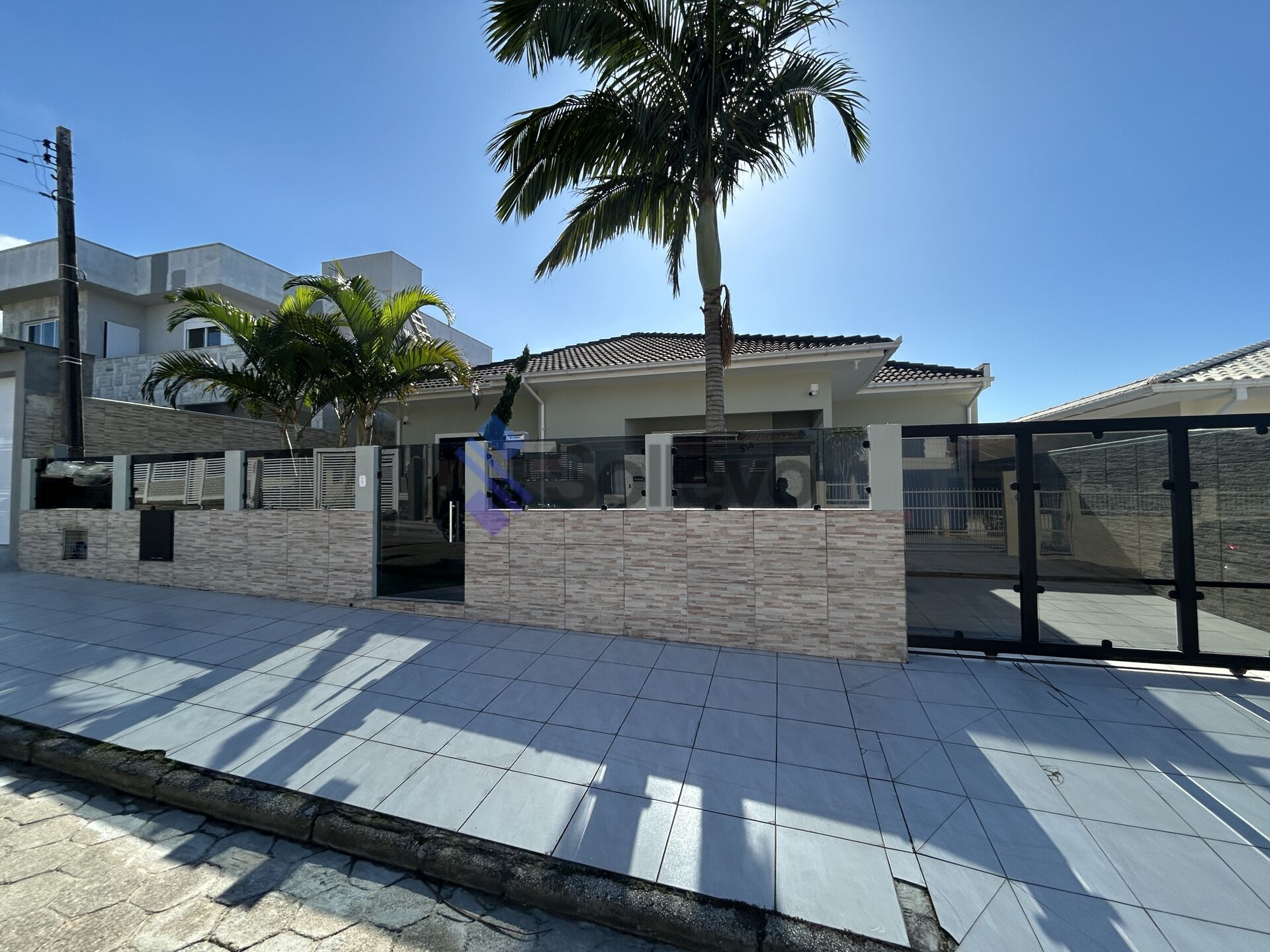 Casa à venda com 3 quartos, 188m² - Foto 2