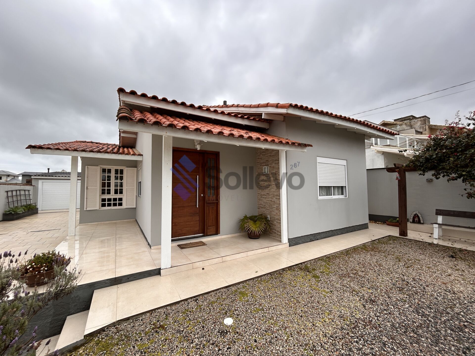 Casa à venda com 3 quartos, 91m² - Foto 1