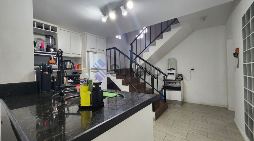 Casa à venda com 4 quartos, 190m² - Foto 9