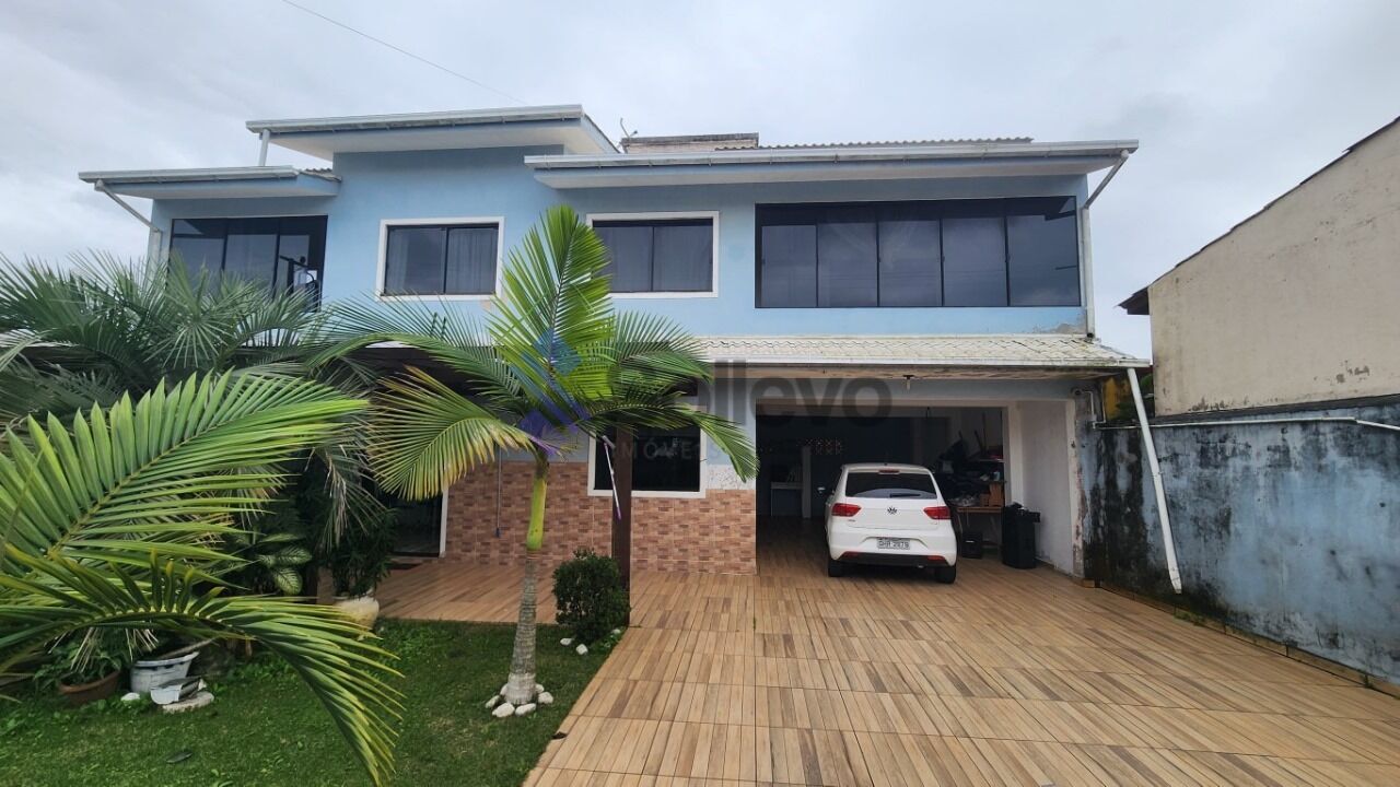 Casa à venda com 4 quartos, 190m² - Foto 1