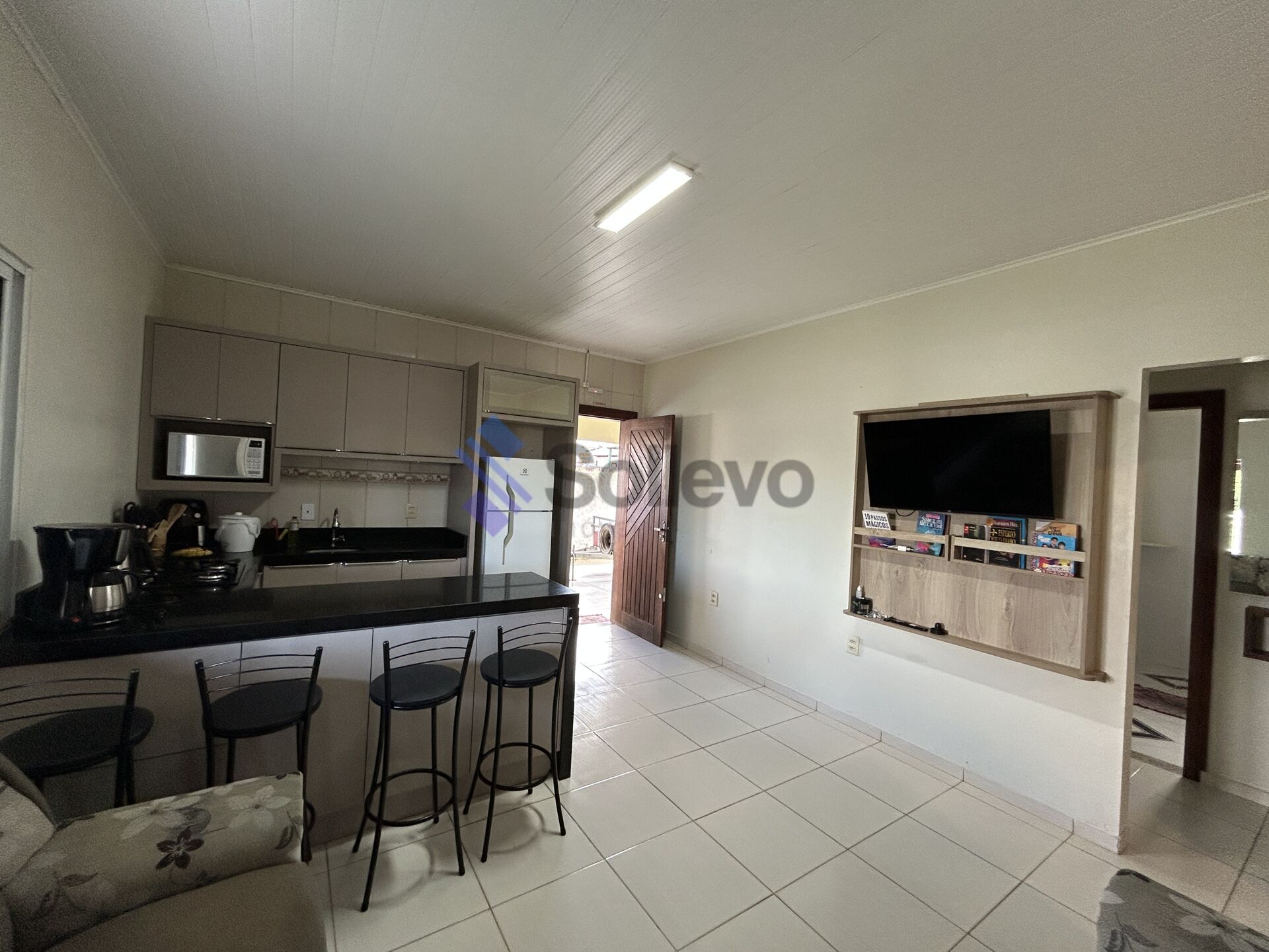 Casa à venda com 3 quartos, 450m² - Foto 2
