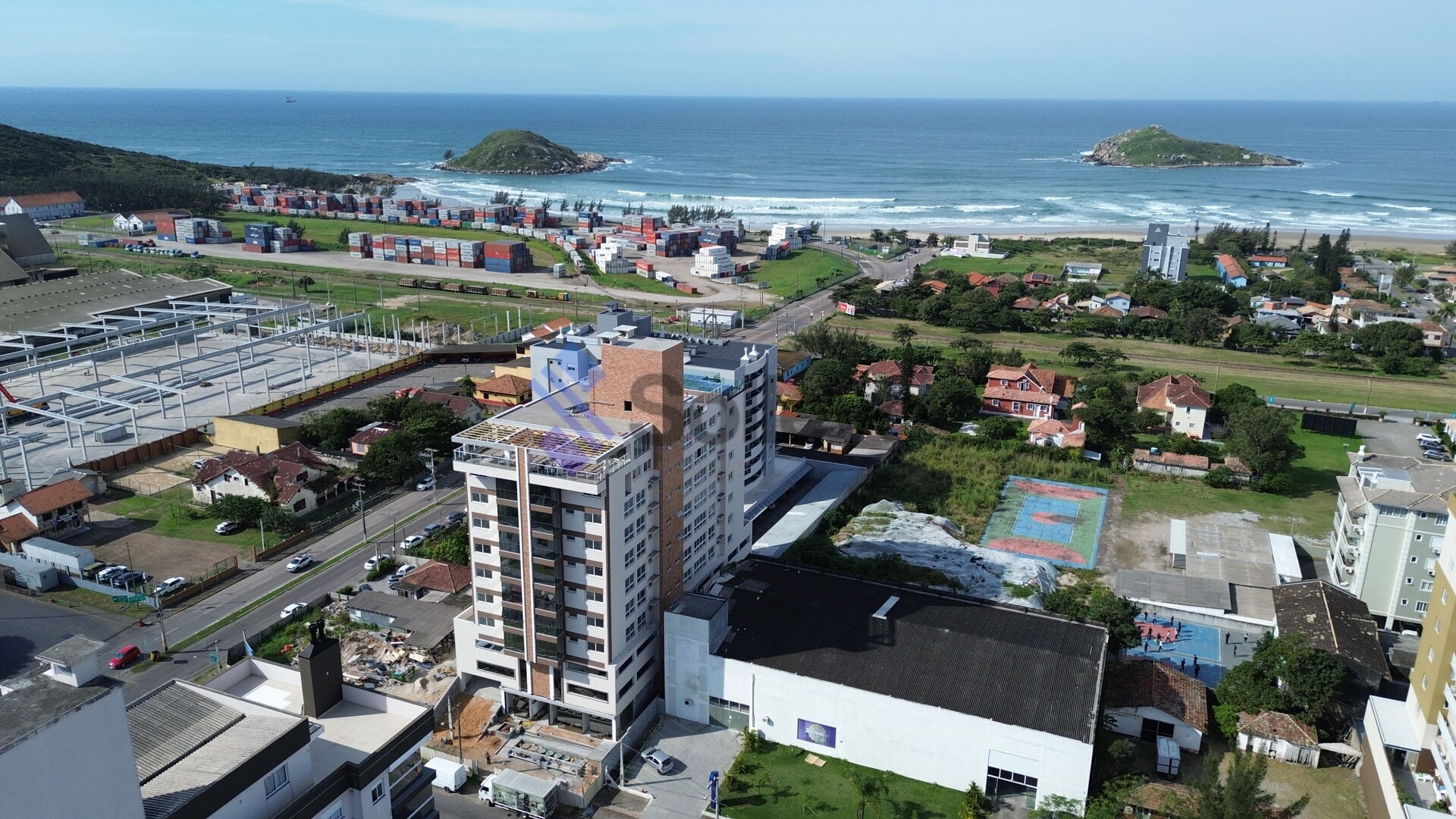 Apartamento à venda com 1 quarto, 34m² - Foto 2