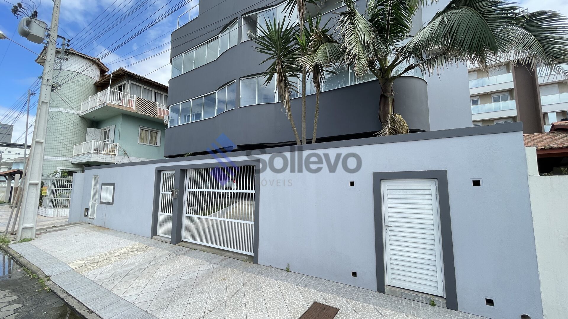 Apartamento à venda com 2 quartos, 70m² - Foto 2