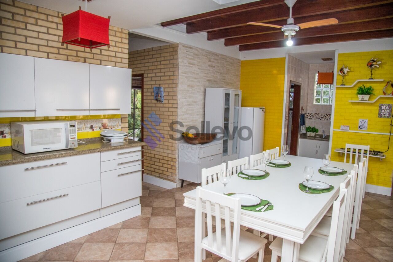 Casa à venda com 4 quartos, 230m² - Foto 11