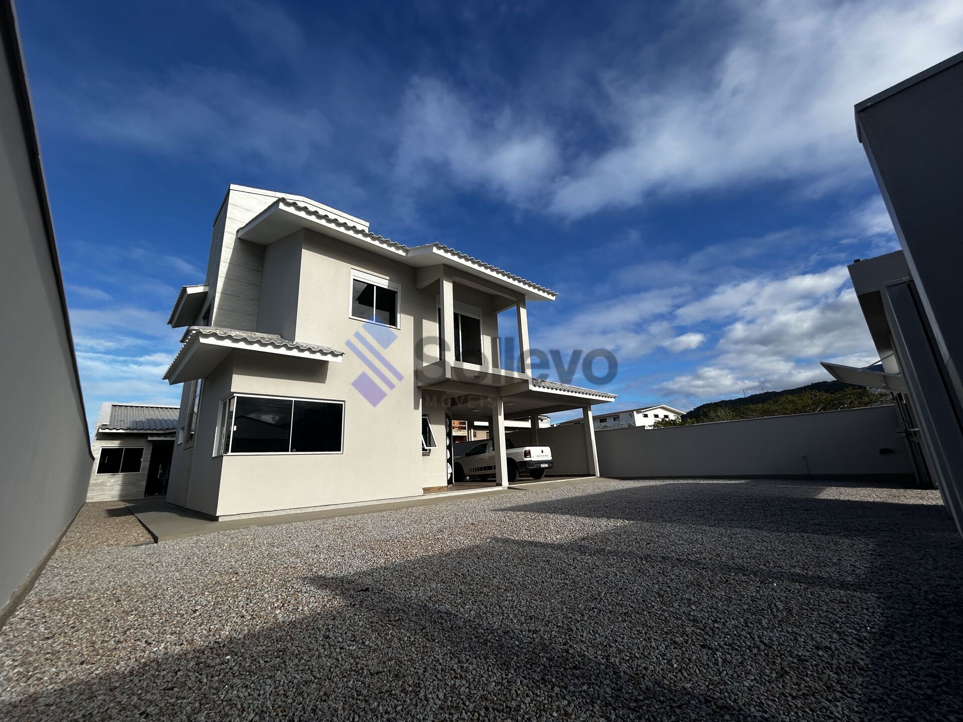 Casa à venda com 2 quartos, 450m² - Foto 1